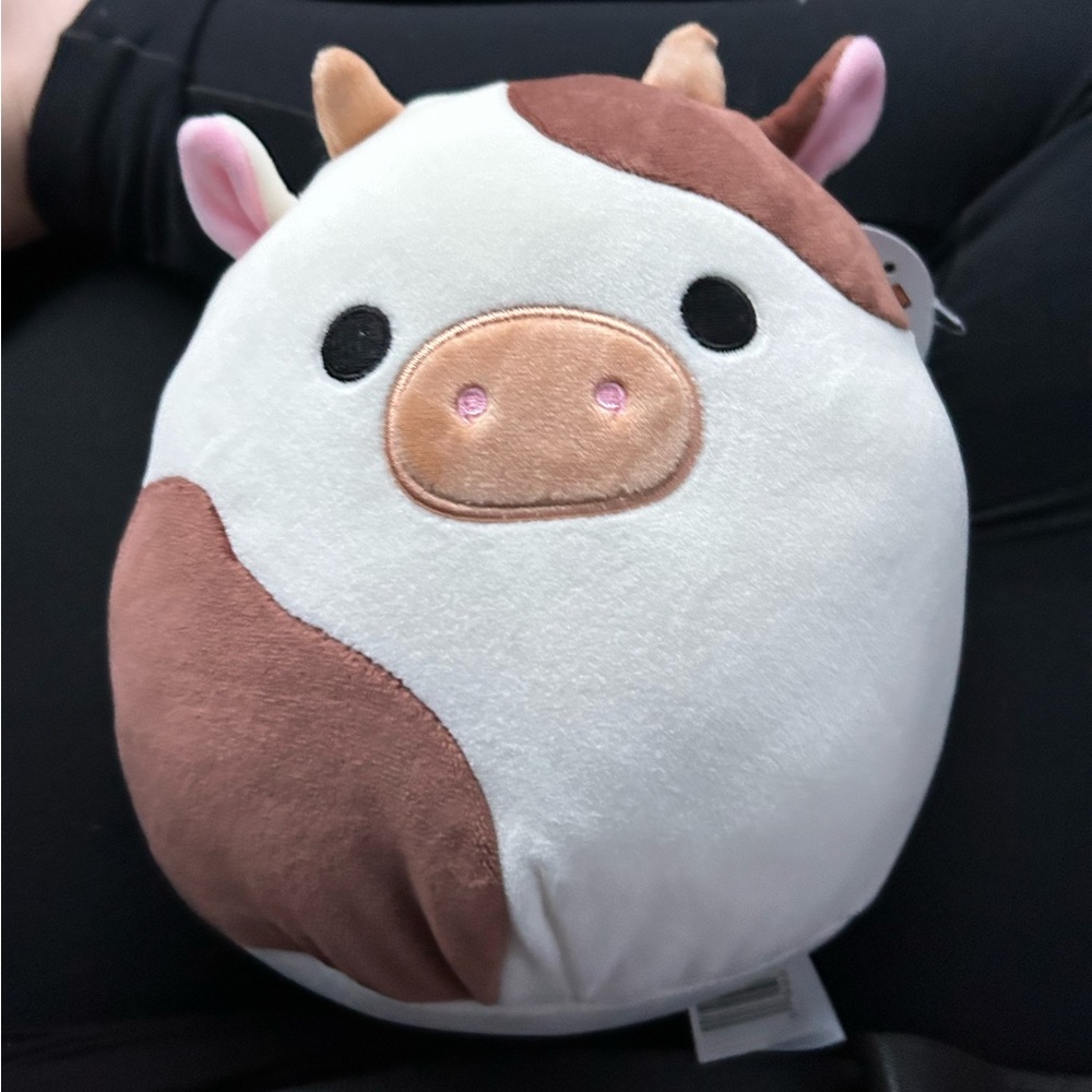Ronnie the Cow Squishmallow (7”)
